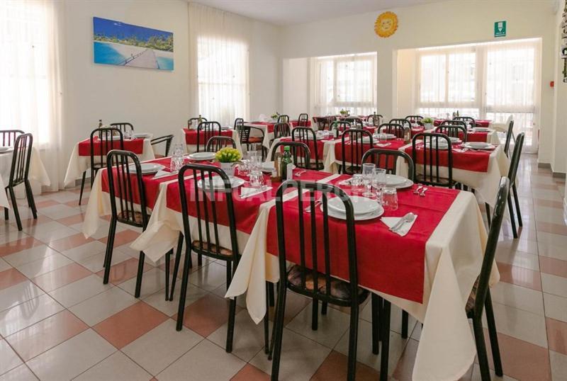 Oasi Del Mare Hotell Rimini Exteriör bild