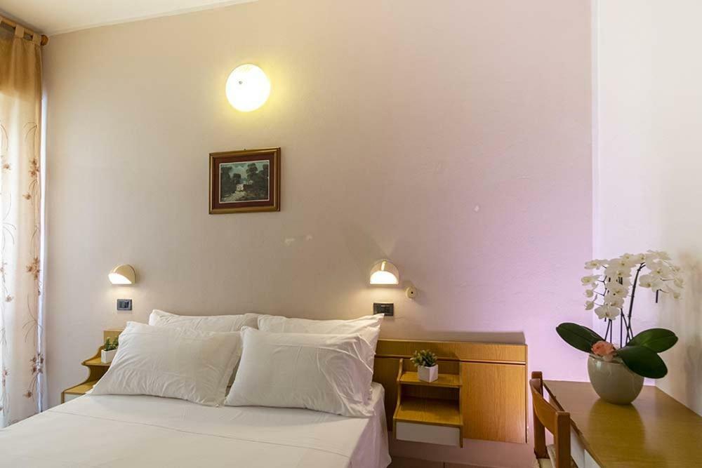 Oasi Del Mare Hotell Rimini Exteriör bild